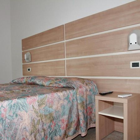 Hotel Villa Arlotti Rimini Exterior foto