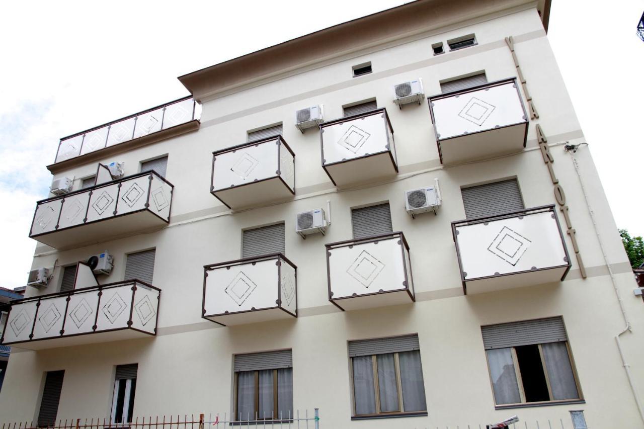 Hotel Villa Arlotti Rimini Exterior foto